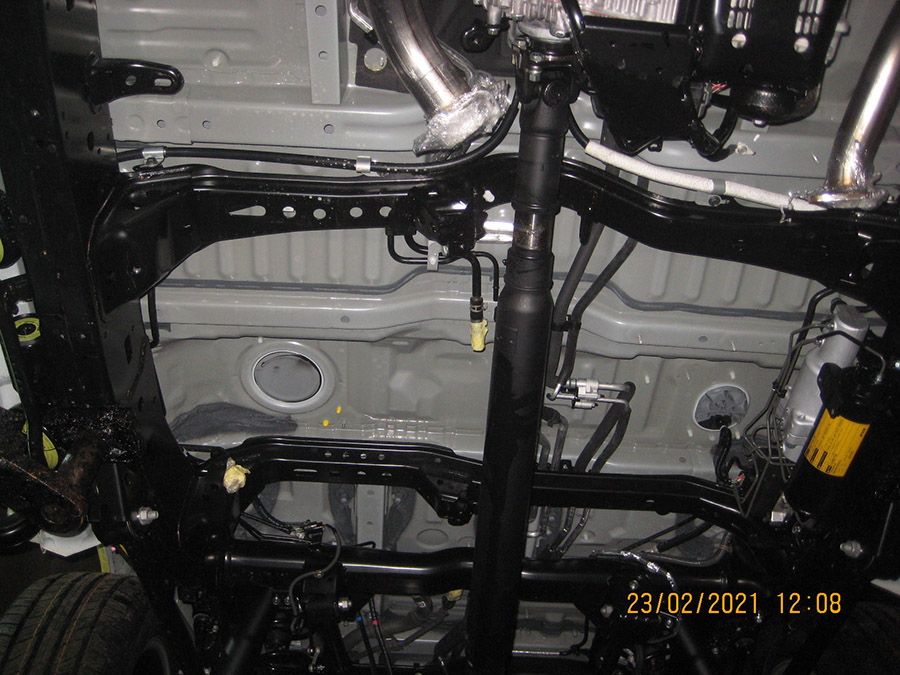 Днище автомобиля после мойки